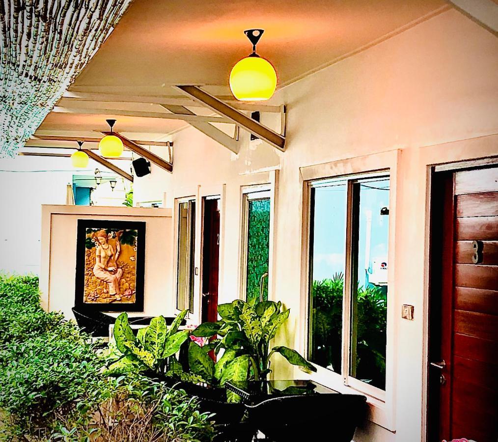 Hotel Koh Larn White House Exterior foto