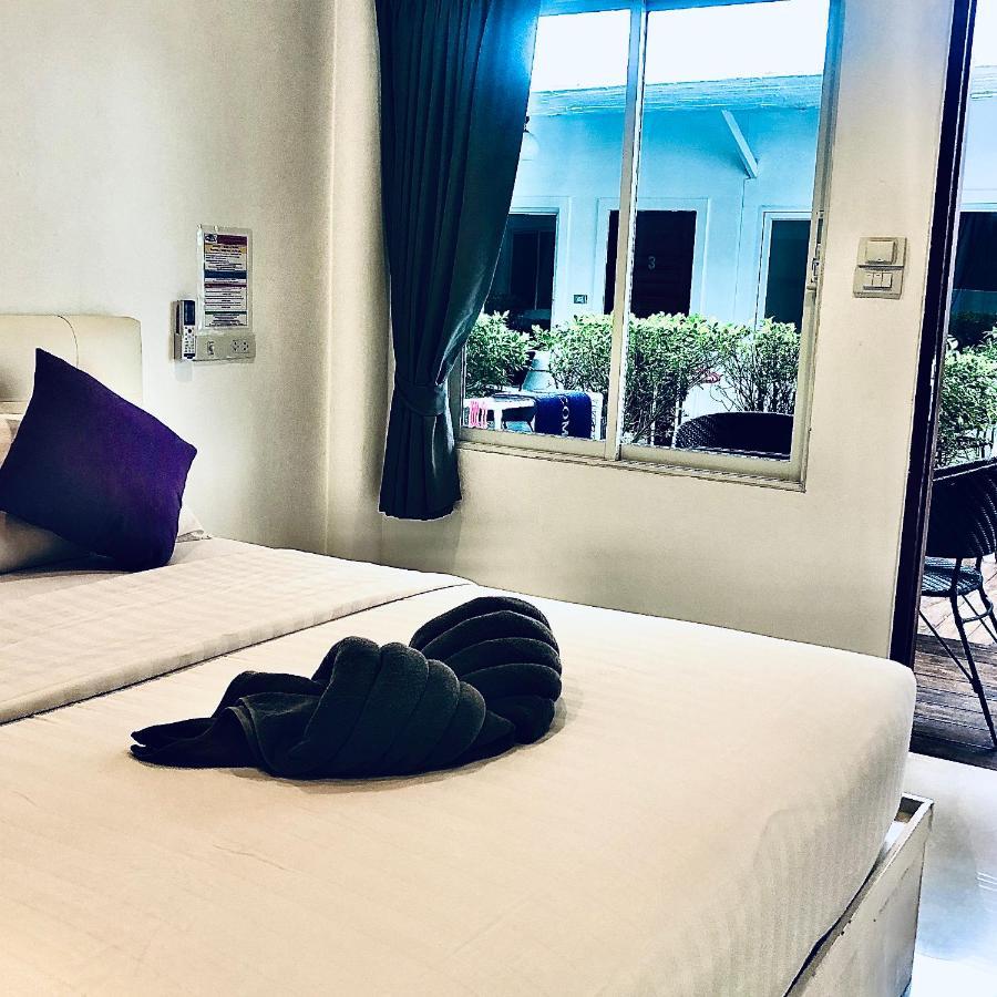 Hotel Koh Larn White House Exterior foto