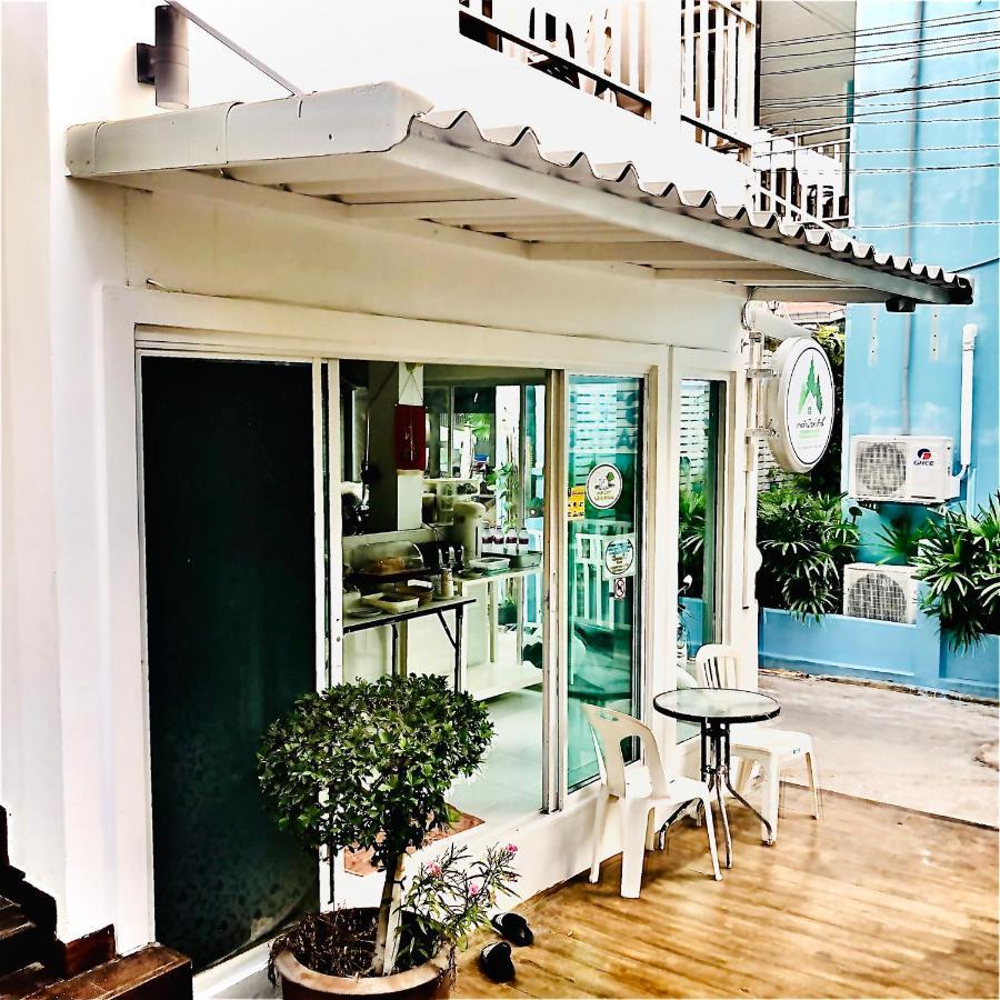 Hotel Koh Larn White House Exterior foto