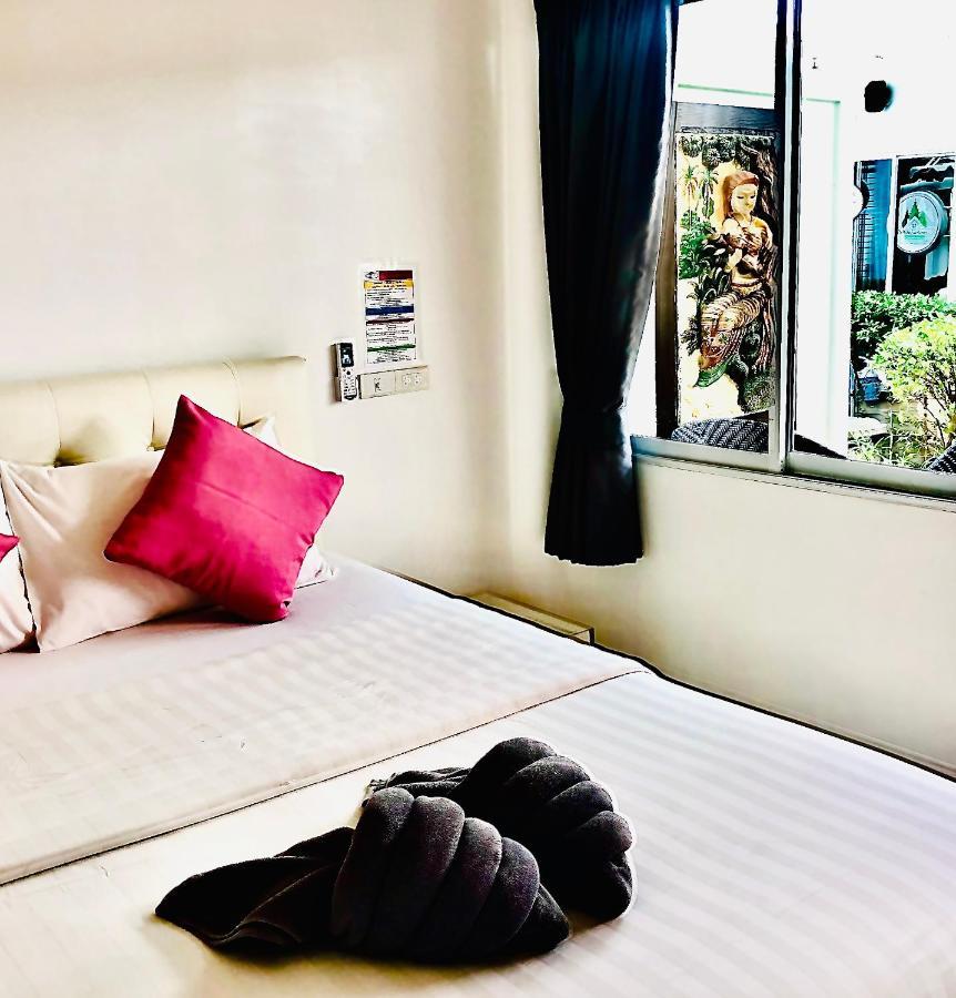Hotel Koh Larn White House Exterior foto