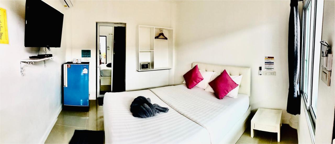 Hotel Koh Larn White House Exterior foto